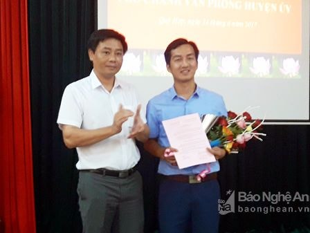Công bố Quyết định bổ nhiệm Phó Chánh Văn phòng Huyện ủy Quỳ Hợp