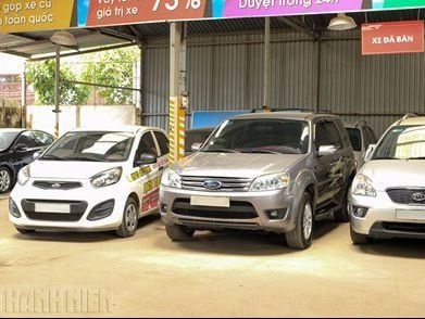 Ô tô cũ rớt giá thê thảm, bán lỗ vẫn ế khách