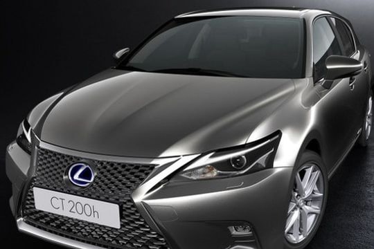 Lexus trình làng bản nâng cấp CT 200h 2018