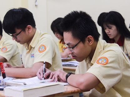 Sĩ tử Sài Gòn ôn thi 3 ca mỗi ngày