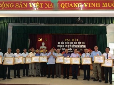 Diễn Châu tôn vinh đại biểu Công giáo xây dựng và bảo vệ Tổ quốc