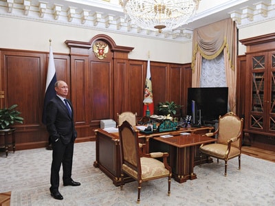 Putin hé lộ phòng làm việc bí mật