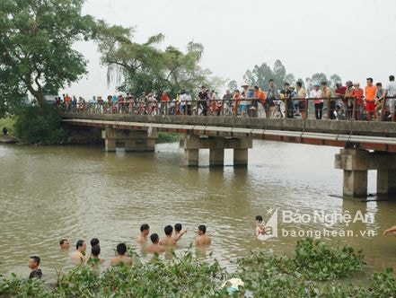 Tắm sông, một học sinh chết đuối