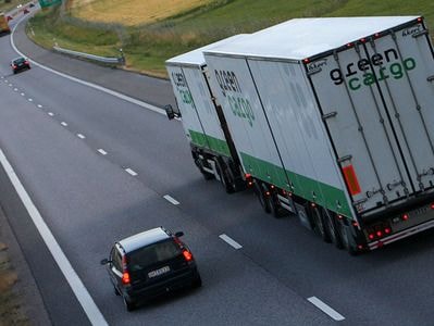 Những lưu ý cần thiết khi lái xe ô tô đường dài