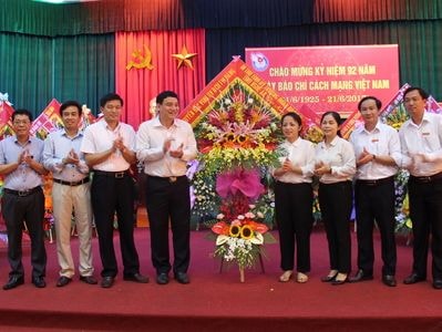 Bí thư Tỉnh ủy chúc mừng các cơ quan báo chí nhân ngày 21/6