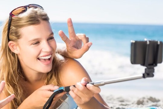 Vì sao nên selfie hay chụp ảnh 'tự sướng' mỗi ngày?