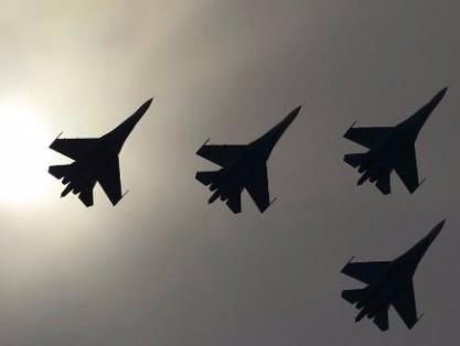 Xem Su-27 Nga xua đuổi F-16 trên biển Baltic