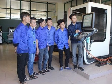 Phê duyệt chương trình Giáo dục nghề nghiệp - Việc làm và an toàn lao động