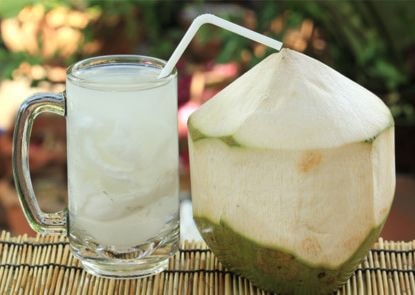 Đi nắng về chớ uống nước dừa mà 'rước họa vào thân'