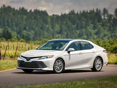 Toyota Camry thế hệ mới giá từ 23.500 USD