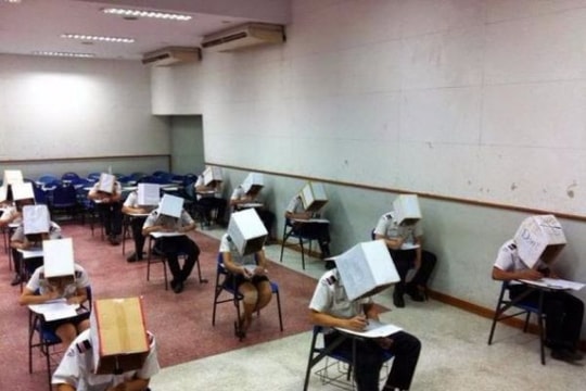 Những độc chiêu chống quay cóp trên thế giới