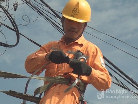 Đảm bảo an toàn lưới điện mùa mưa bão