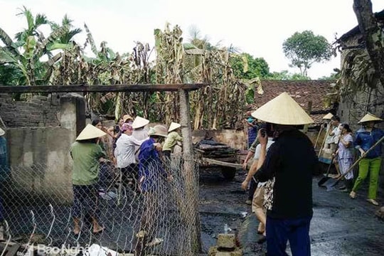 Bất cẩn gây cháy nhà, 2 vợ chồng bỏng nặng, thiệt hại hơn 300 triệu đồng