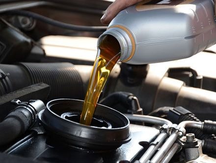 Cách kiểm tra và thay dầu trợ lực lái trên ô tô