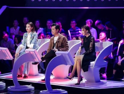 Hồ Quỳnh Hương rời ghế nóng vì nhà sản xuất 'không trung thực'