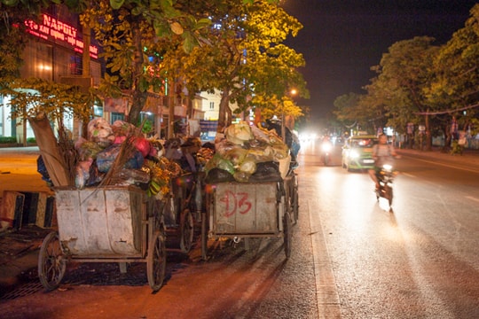 TP Vinh: Các điểm tập kết rác thải gây ô nhiễm, mất mỹ quan đô thị