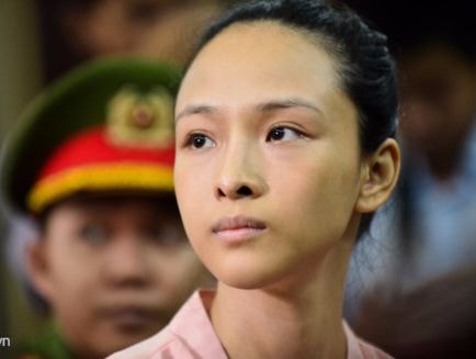 Từ vụ Hoa hậu Phương Nga ngẫm về cách sống của người trẻ