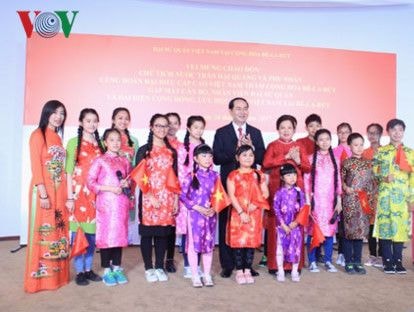 Chủ tịch nước gặp mặt cán bộ, nhân viên ĐSQ Việt Nam tại Belarus