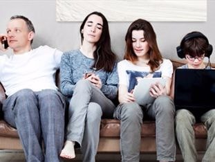 Công nghệ hiện đại - thủ phạm phá hoại hạnh phúc gia đình