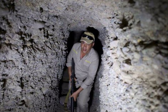 Khám phá thế giới hầm ngầm của IS