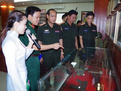 Đoàn cán bộ Bộ Quốc phòng Lào thăm và làm việc tại Nghệ An