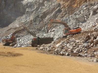 Doanh nghiệp khai khoáng ở Nghệ An 'kêu' giá thuê đất mỏ cao