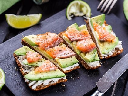 10 thực phẩm phụ nữ sau tuổi 40 nên ăn