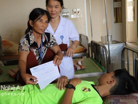 Bạn đọc Báo Nghệ An ủng hộ cháu bé bị viêm cầu thận ở Thanh Chương