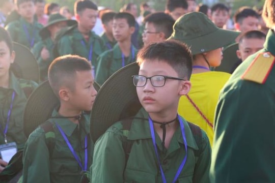 Bật cười vì bức thư gửi 'hậu phương' siêu đáng yêu từ 'doanh trại' học kỳ quân đội