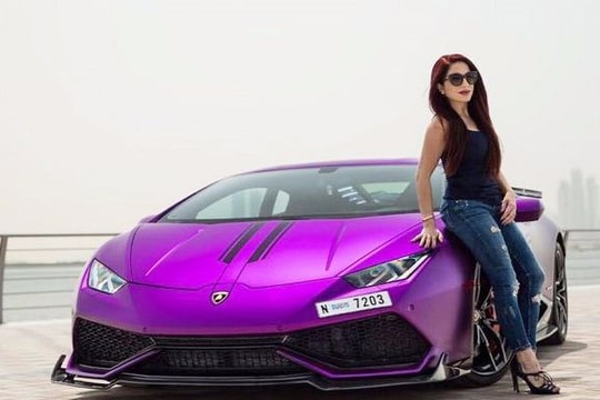 Bản độ Lamborghini Huracan màu tím của nữ đại gia Dubai