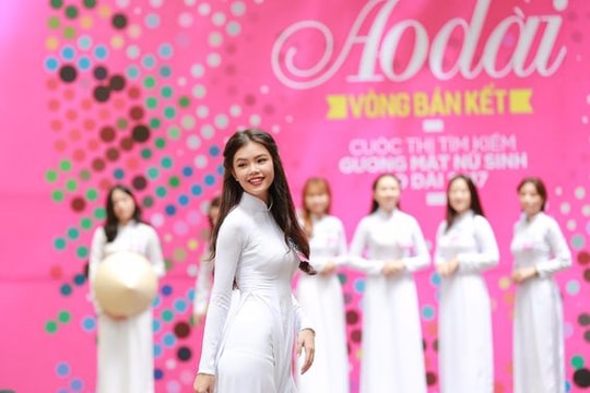 Nữ sinh rạng rỡ đua sắc trong áo dài trắng