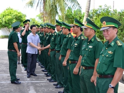 Phó Bí thư Thường trực Tỉnh uỷ: 'Đưa các chủ đề chuyên sâu vào sinh hoạt chi bộ'