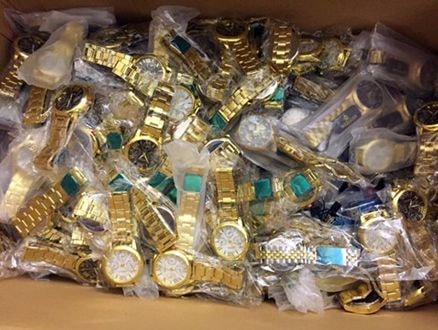 Thu giữ hơn 10.000 chiếc đồng hồ đeo tay tại nhà trọ