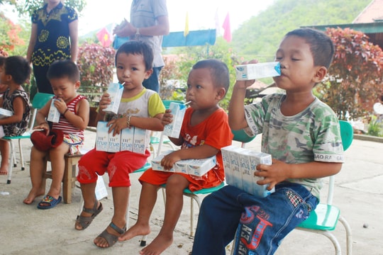 Hơn 300.000 học sinh Nghệ An tham gia Chương trình "Sữa học đường"