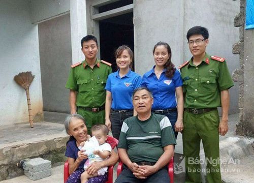 Bàn giao nhà tình nghĩa cho thương binh nặng