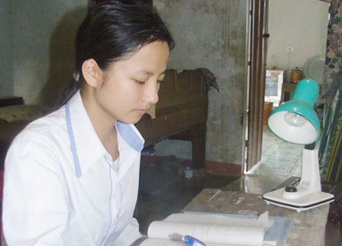 Nữ sinh con liệt sỹ đạt điểm 10 môn Sinh học