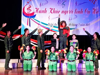 Thắm tình quân dân trong 'Hành khúc người lính Cụ Hồ'