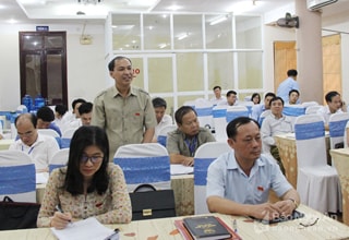 Đại biểu HĐND tỉnh: Cấp lưới điện quốc gia chậm, hàng trăm thôn bản dùng quạt tay, đèn dầu