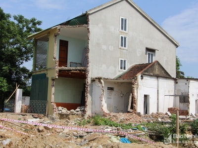 Vì sao 105 hộ dân ở hồ Thành chưa được cấp bìa đất?