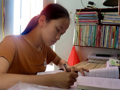 Nữ sinh nghèo ở Đô Lương mong muốn trở thành quân nhân