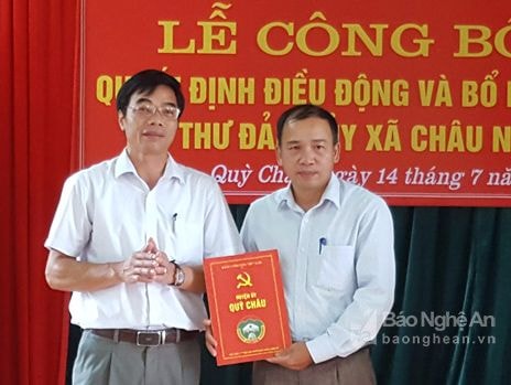 Quỳ Châu: Trao Quyết định bổ nhiệm Bí thư Đảng ủy xã Châu Nga