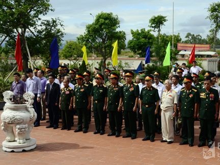 Trung ương Hội hữu nghị Việt Nam-Lào, Lào-Việt Nam dâng hương tưởng niệm Đại tướng Chu Huy Mân