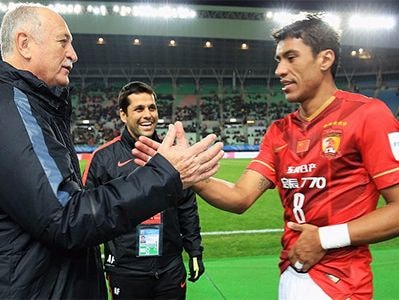 Quảng Châu Hằng Đại đòi kiện Barca vì Paulinho