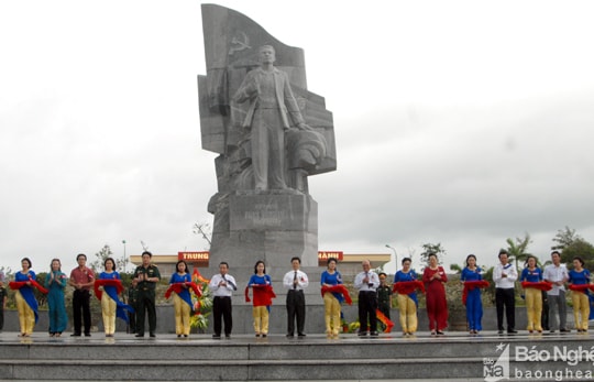 Khánh thành tượng đài nhà cách mạng Phan Đăng Lưu