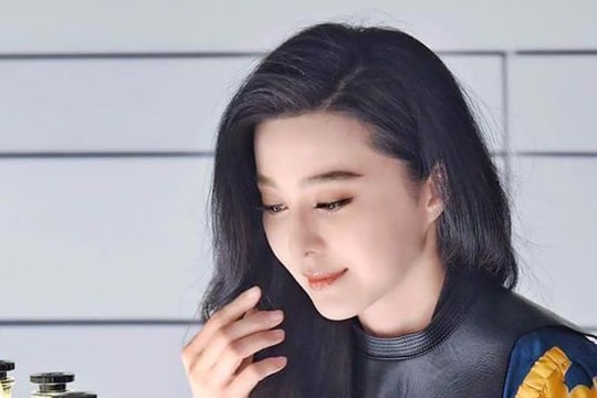 Phạm Băng Băng tươi rói bất chấp vụ kiện tụng ồn ào