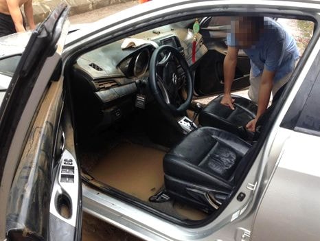 10 việc cần làm khi ôtô bị ngập nước - tài xế Việt cần nhớ