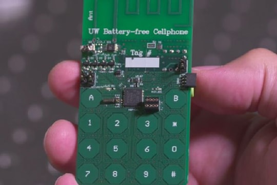 Sắp ra mắt điện thoại di động không cần pin