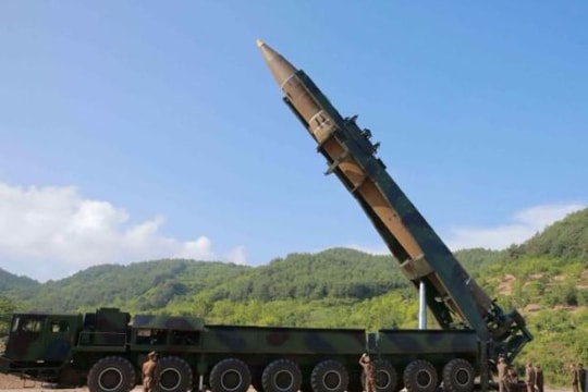 Triều Tiên rục rịch lắp đặt tên lửa liên lục địa