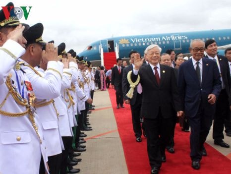 Tổng Bí thư đến Phnom Penh, bắt đầu thăm cấp Nhà nước Campuchia