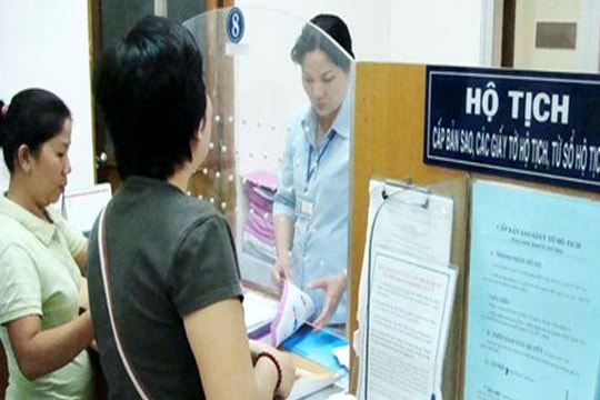 Miễn lệ phí quốc tịch dân di cư tự do vùng biên giới Việt - Lào